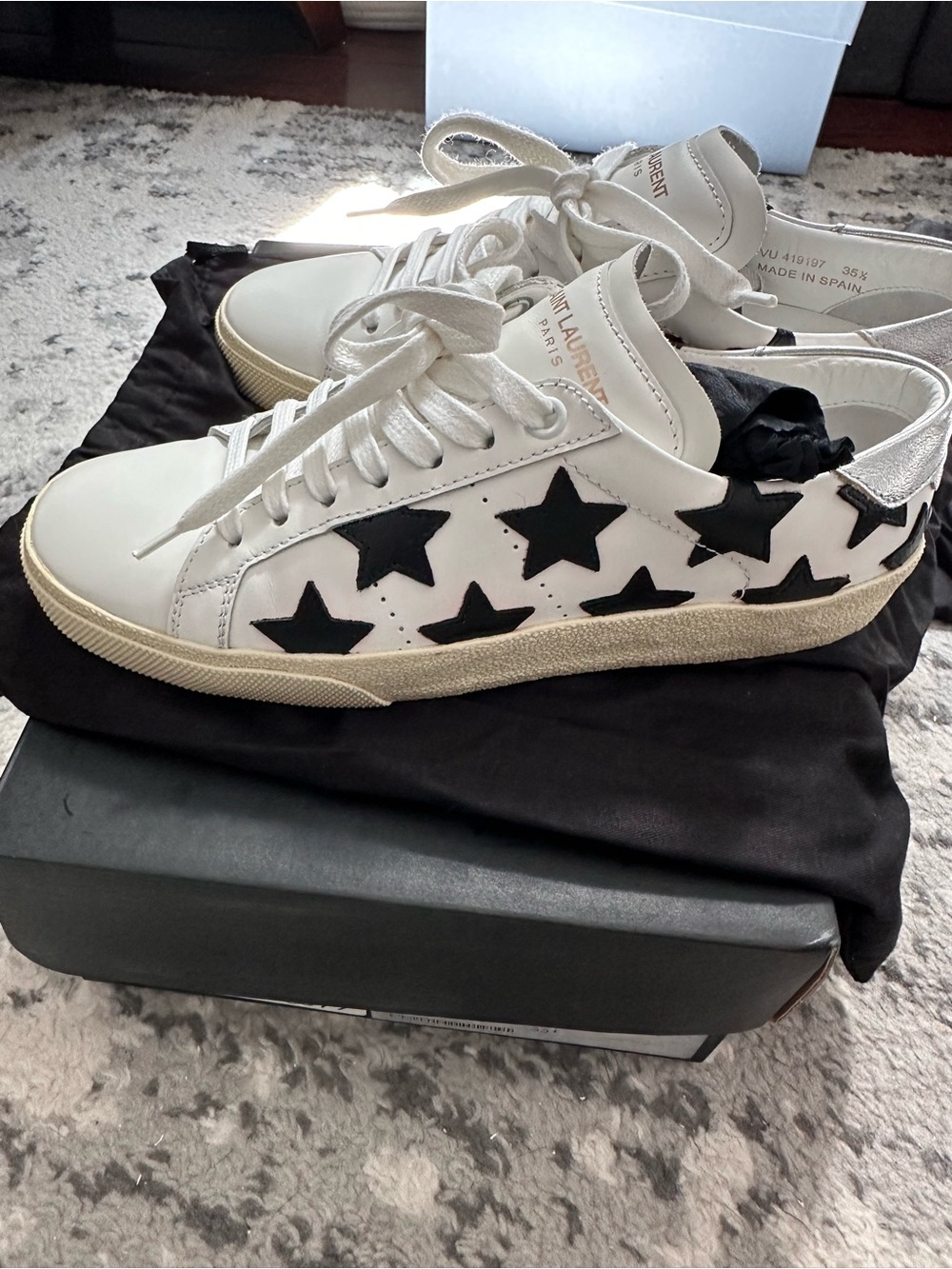 Saint Laurent White Leather Low-Top Sneakers with Black Star Detail